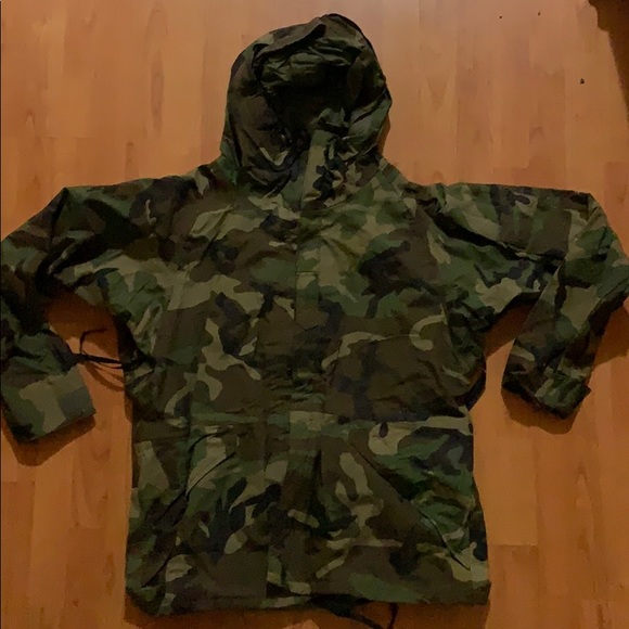 US ARMY Other - Authentic US ARMY ALL TERRAIN HOODED 3/4  camo jkt